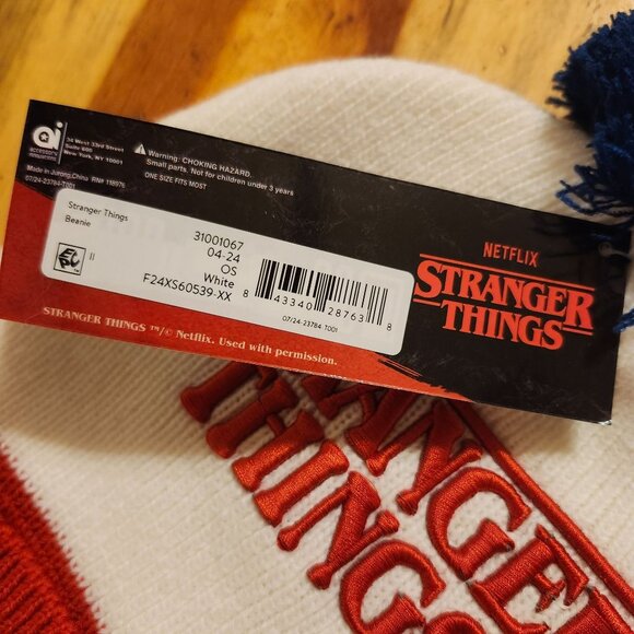 Netflix Stranger Things Unisex OS Beanie Pom Pom White Red Fleece Lined NWT - Picture 2 of 6
